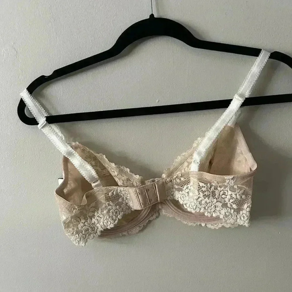NWT Wacoal Embrace Lace Underwire bra 32D - Picture 5 of 5